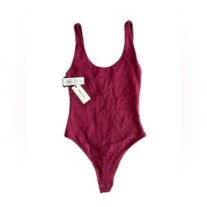 BABATON "CONTOUR V NECK BODYSUIT"